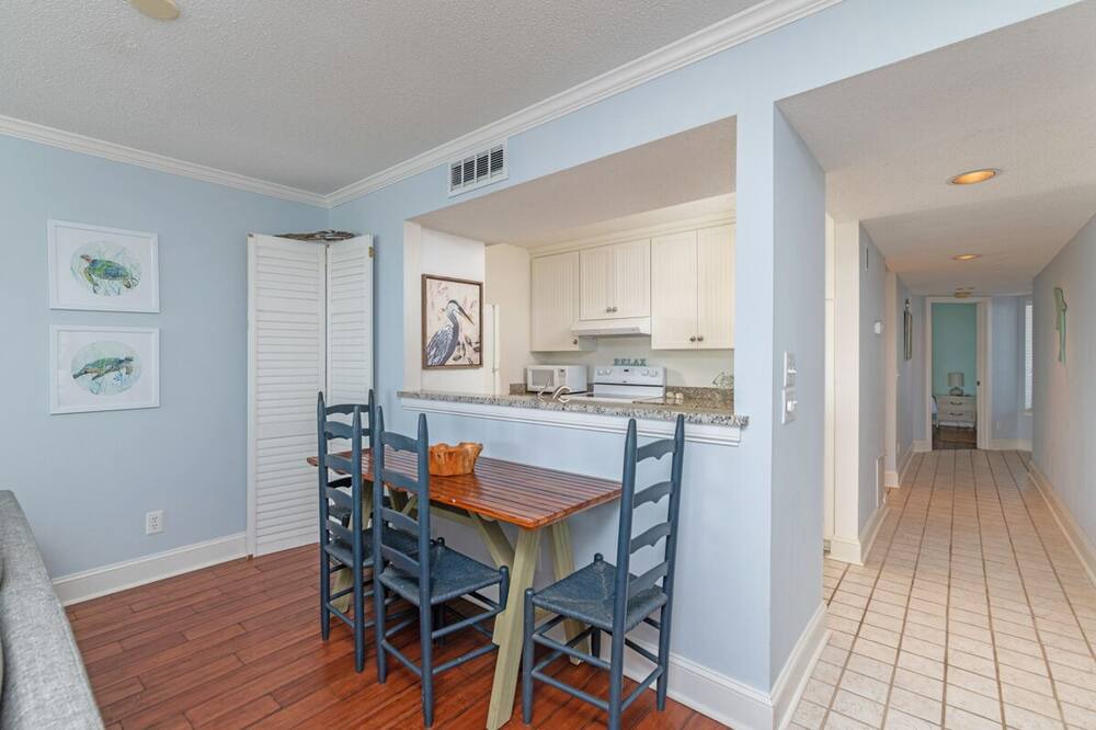 Photo of Kitchen in Oceanmarsh Subdivision