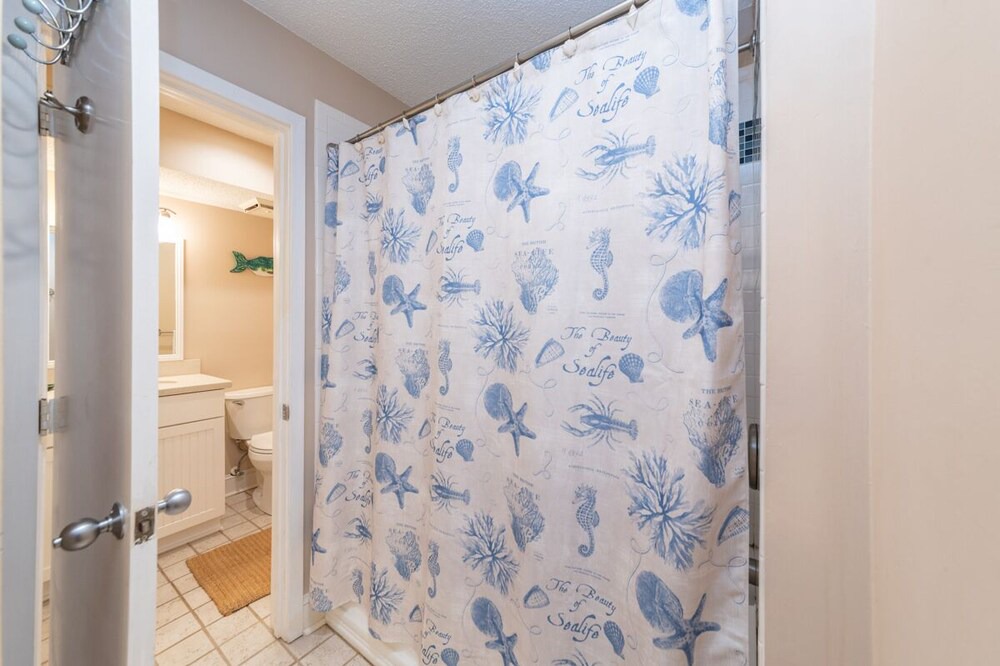 Photo of Bathroom in Oceanmarsh Subdivision