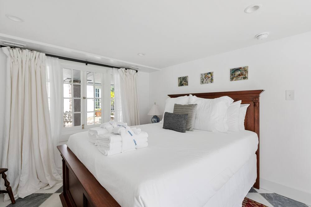 Photo of Bedroom in South of Broad