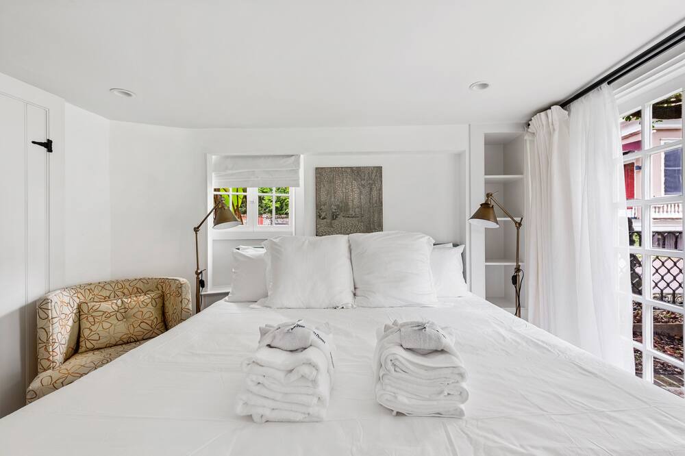 Photo of Bedroom in South of Broad