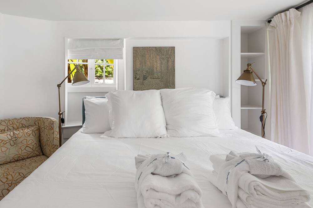 Photo of Bedroom in South of Broad