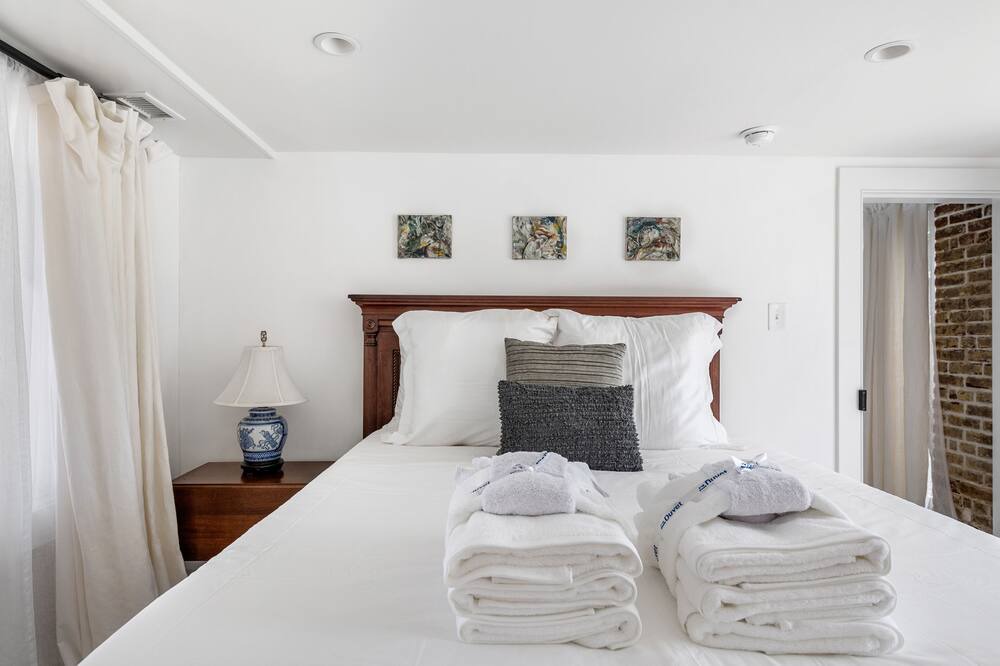 Photo of Bedroom in South of Broad