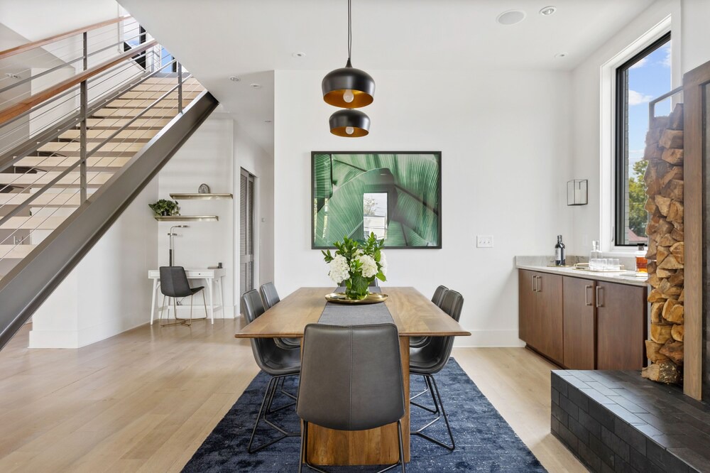 Photo of Livingroom in Westside