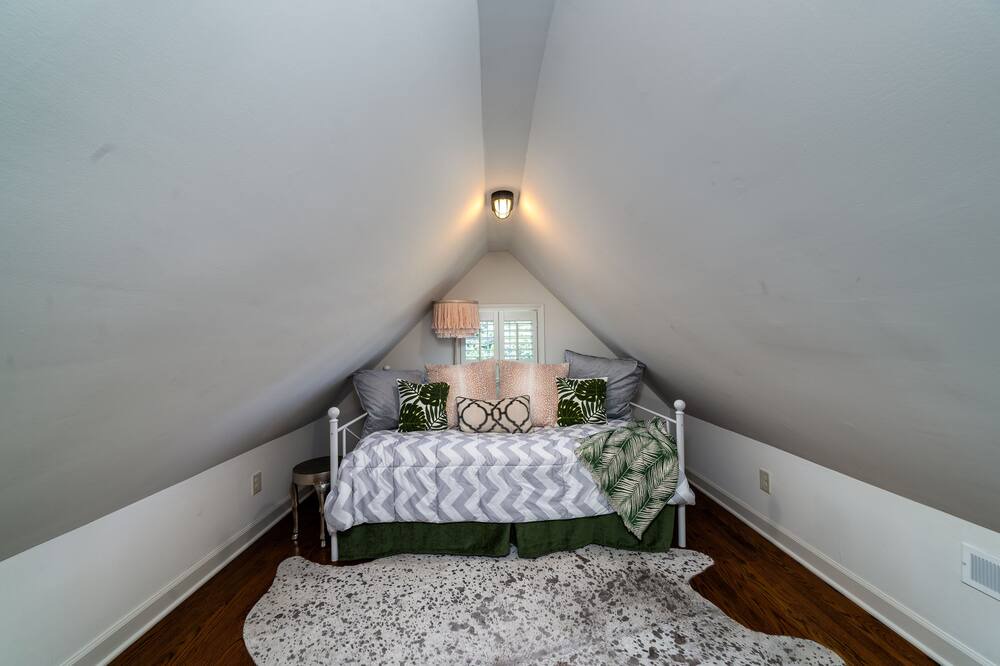 Photo of Bedroom in South of Broad