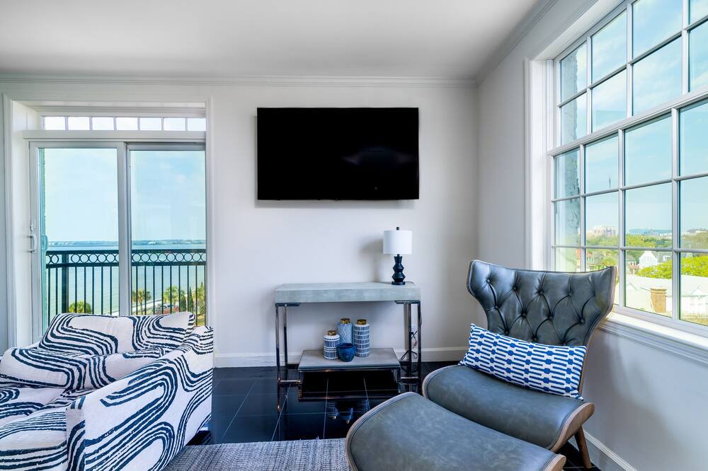 Photo of Livingroom in South of Broad