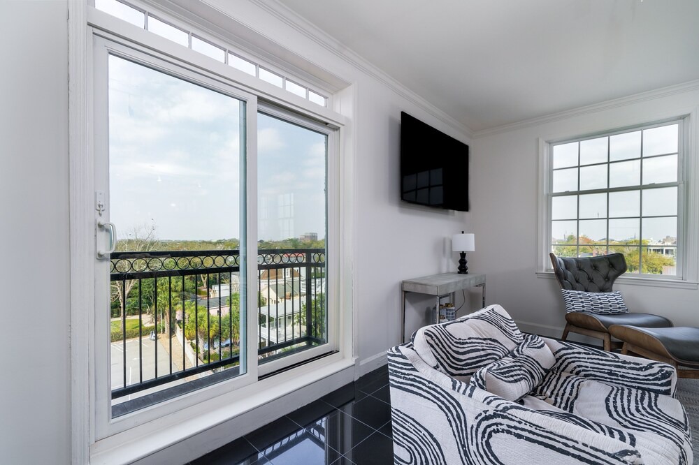 Photo of Livingroom in South of Broad