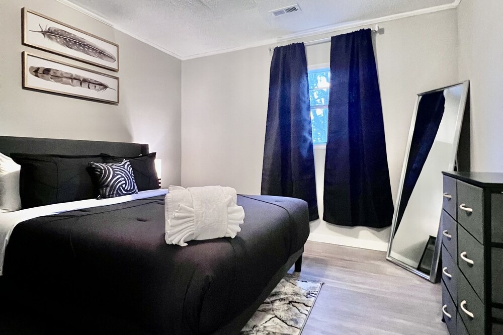 Photo of Bedroom in Atlantic Beach
