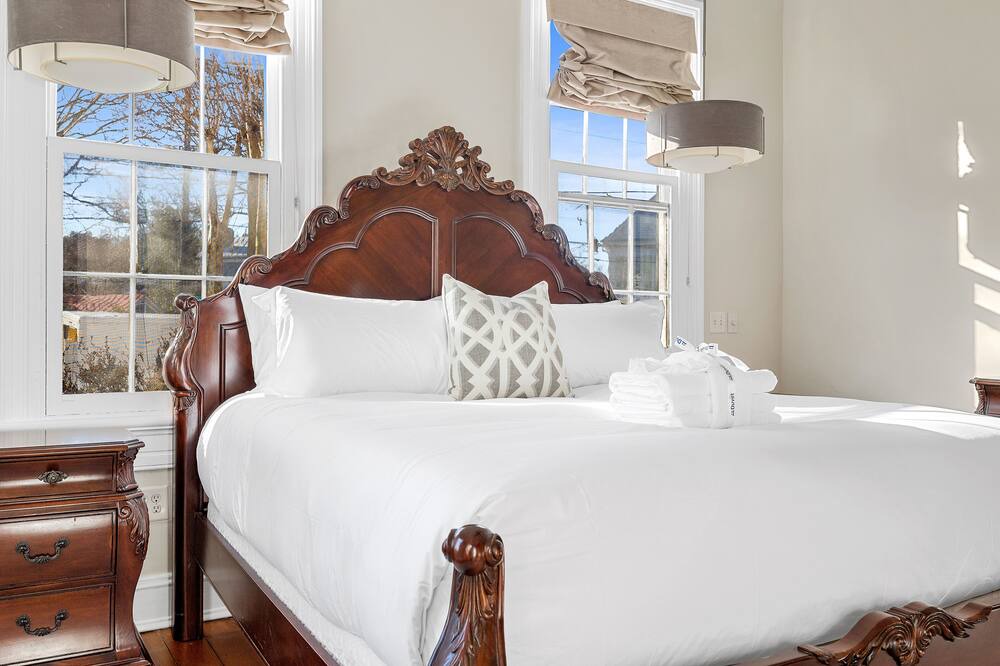 Photo of Bedroom in South of Broad