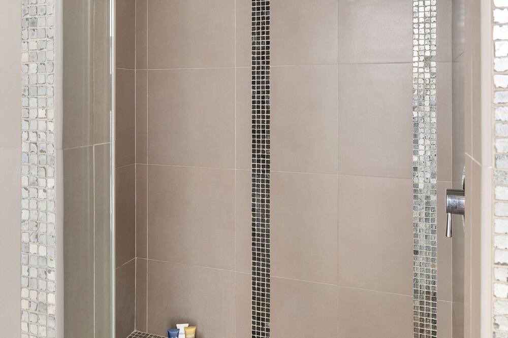 Photo of Bathroom in South of Broad