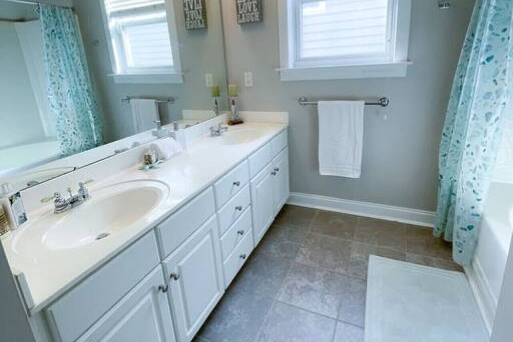 Photo of Bathroom in Ballantyne