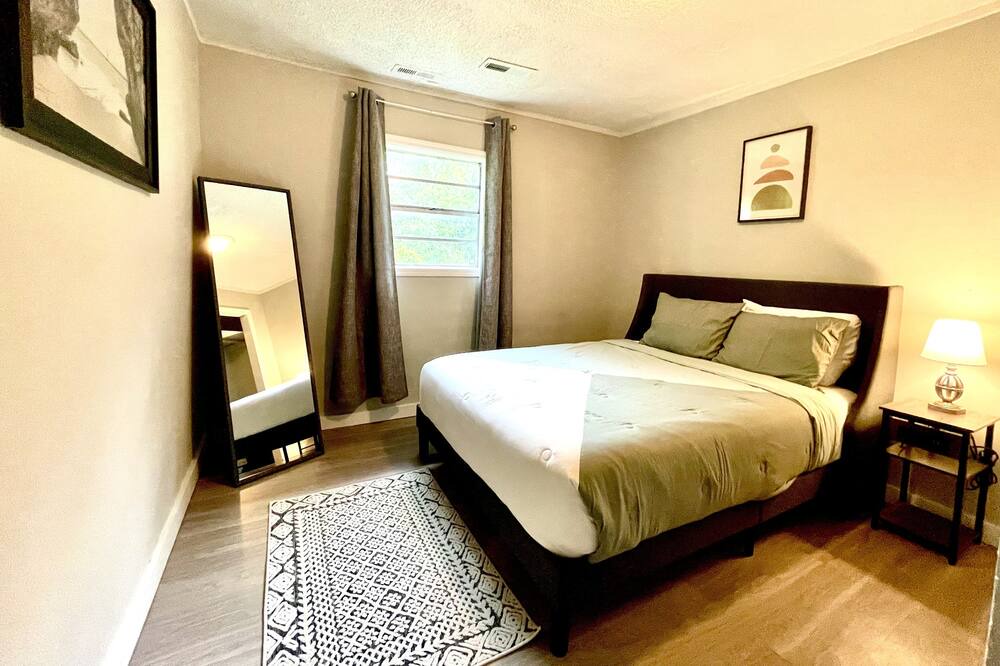 Photo of Bedroom in Atlantic Beach