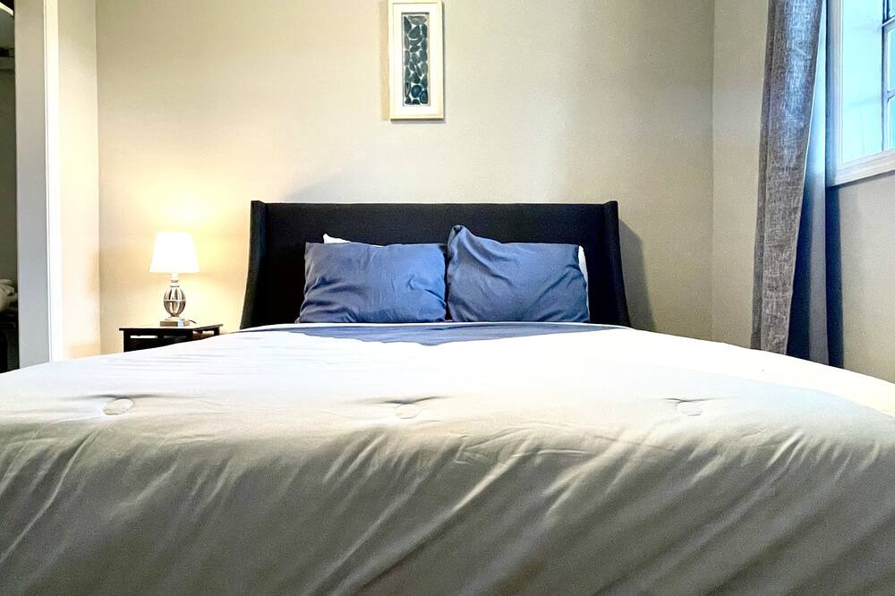 Photo of Bedroom in Atlantic Beach