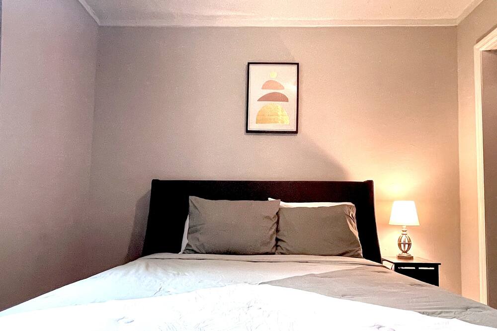 Photo of Bedroom in Atlantic Beach