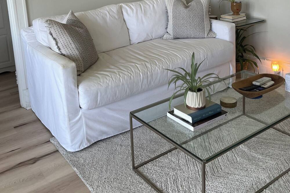 Photo of Livingroom in Harleston Village