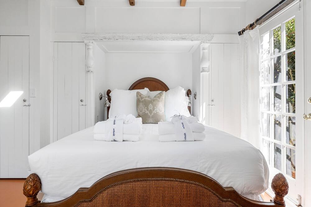 Photo of Bedroom in South of Broad