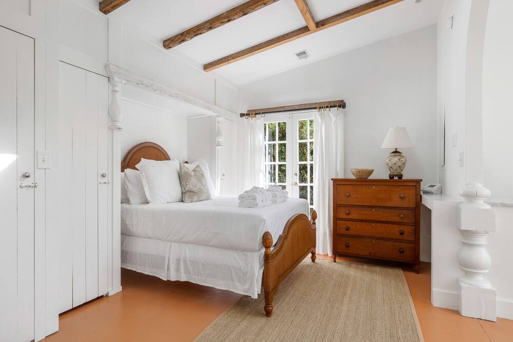 Photo of Bedroom in South of Broad