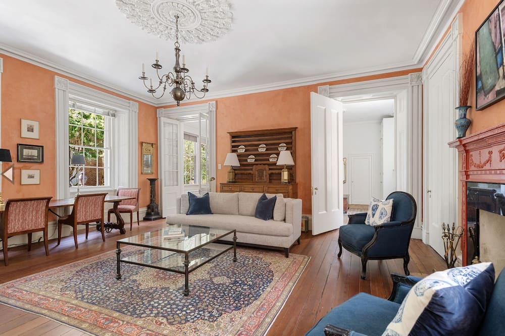 Photo of Livingroom in South of Broad
