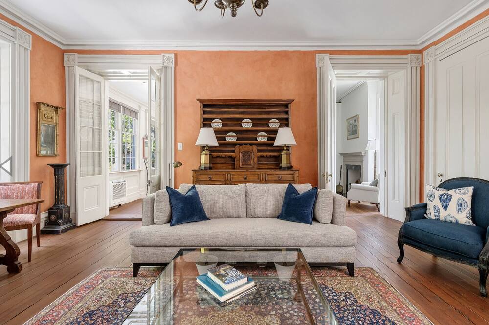 Photo of Livingroom in South of Broad