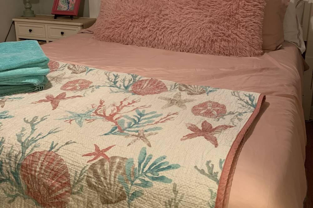 Photo of Bedroom in Hanahan
