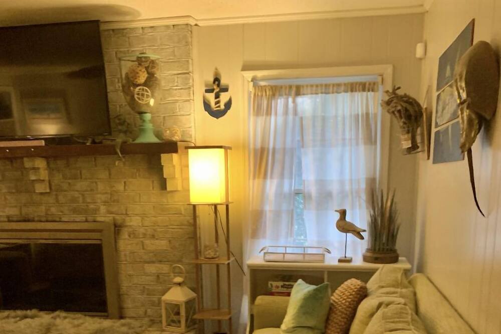 Photo of Livingroom in Hanahan