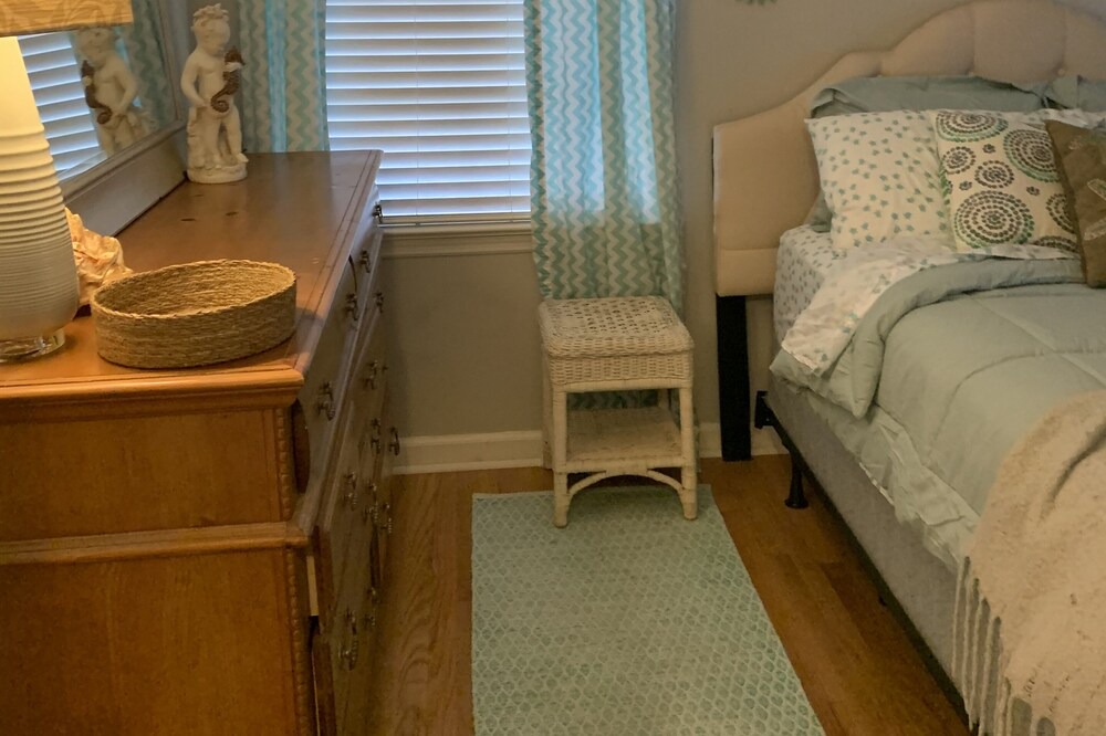 Photo of Bedroom in Hanahan