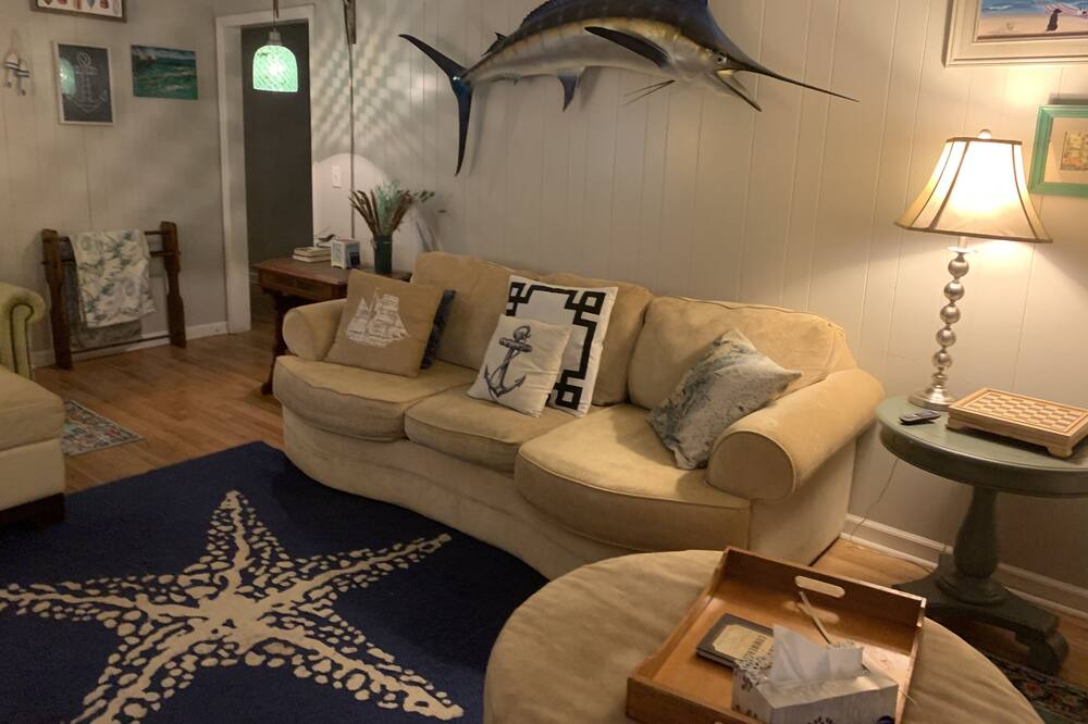Photo of Livingroom in Hanahan