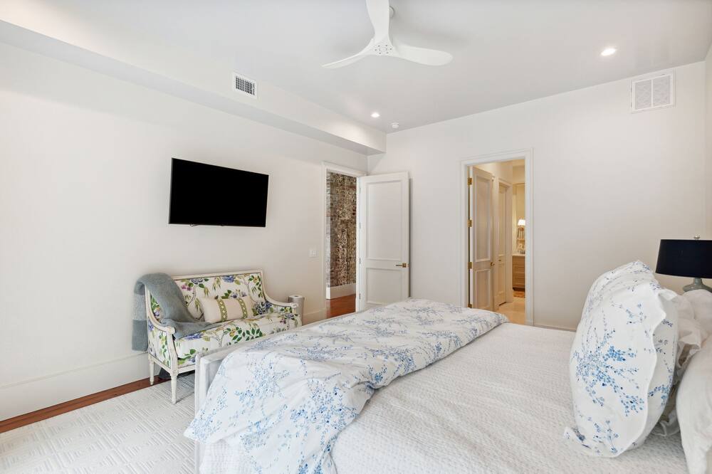 Photo of Bedroom in Charleston Historic District