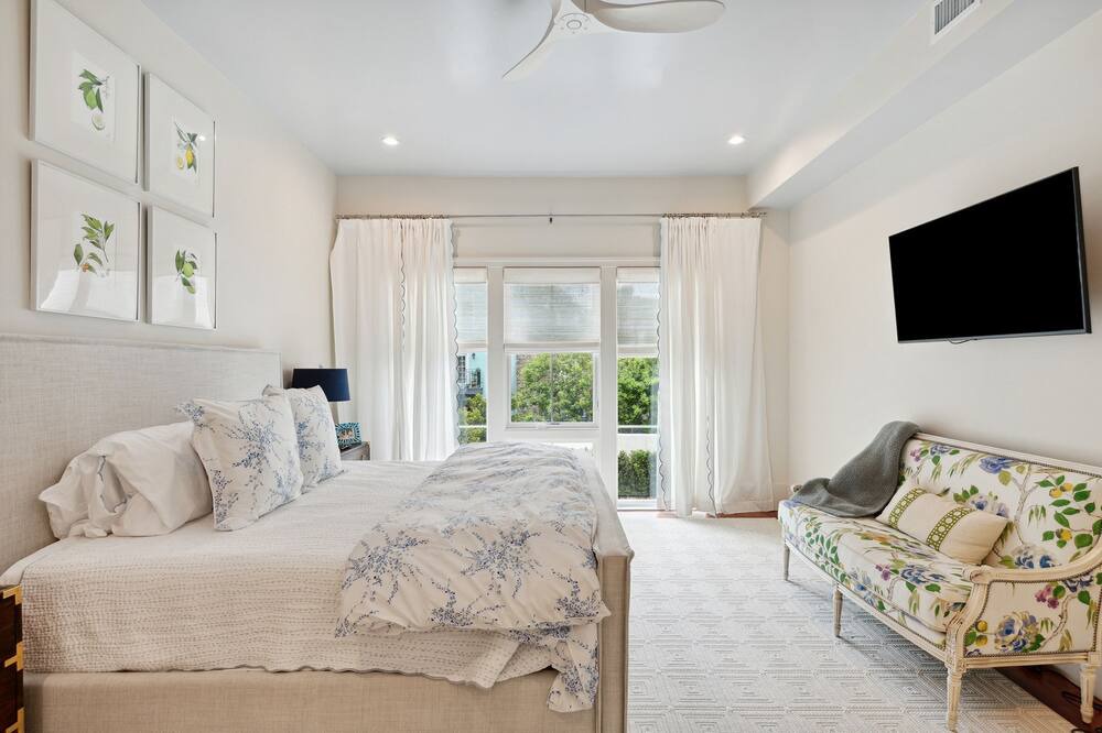 Photo of Bedroom in Charleston Historic District