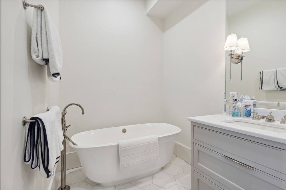 Photo of Bathroom in Charleston Historic District
