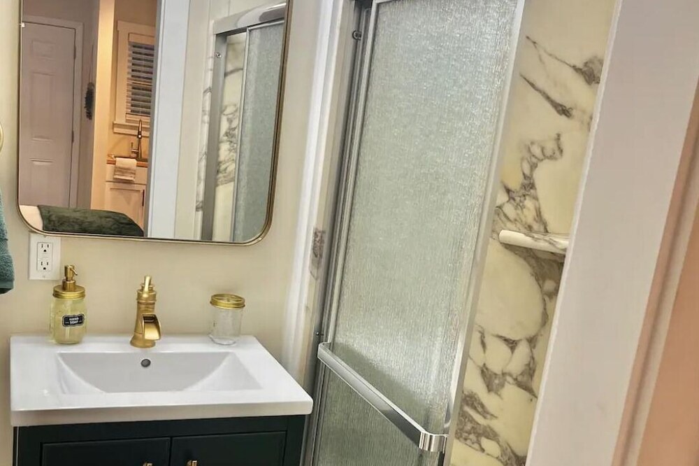 Photo of Bathroom in Summerville Historic District