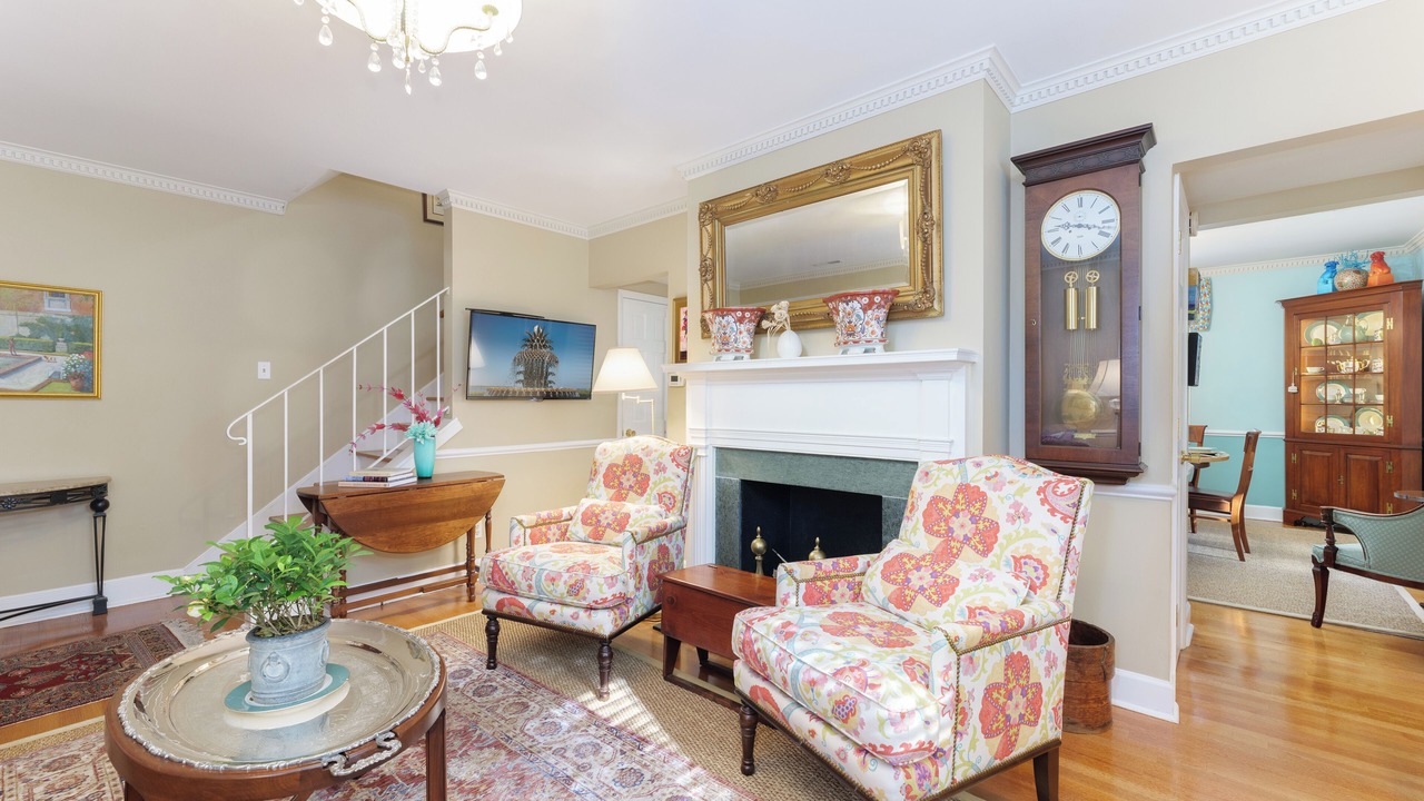 Photo of Livingroom in South of Broad
