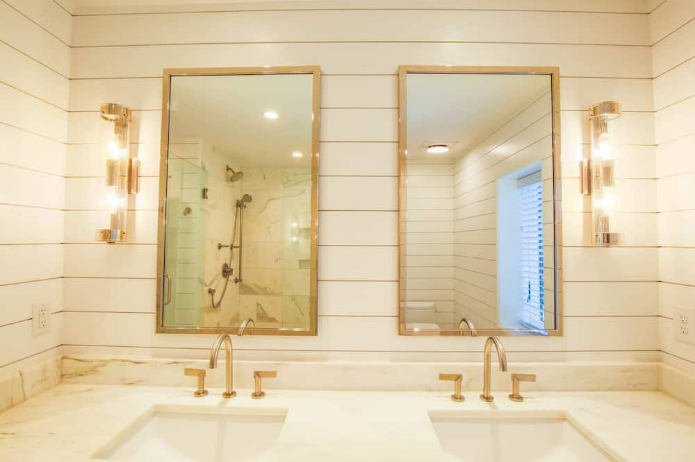Photo of Bathroom in Sullivan's Island