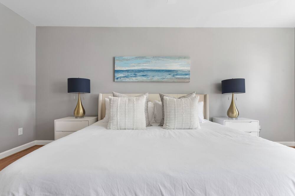 Photo of Bedroom in South of Broad