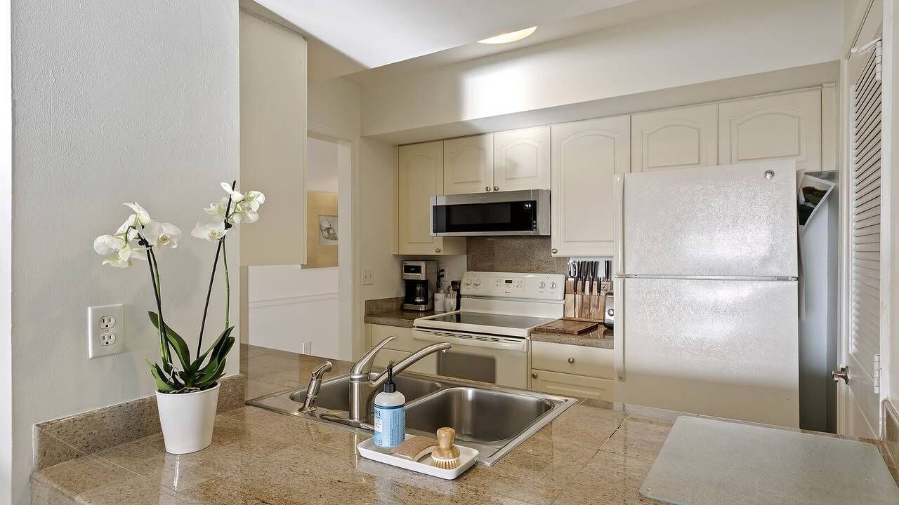 Photo of Kitchen in Spinnaker Beachhouses