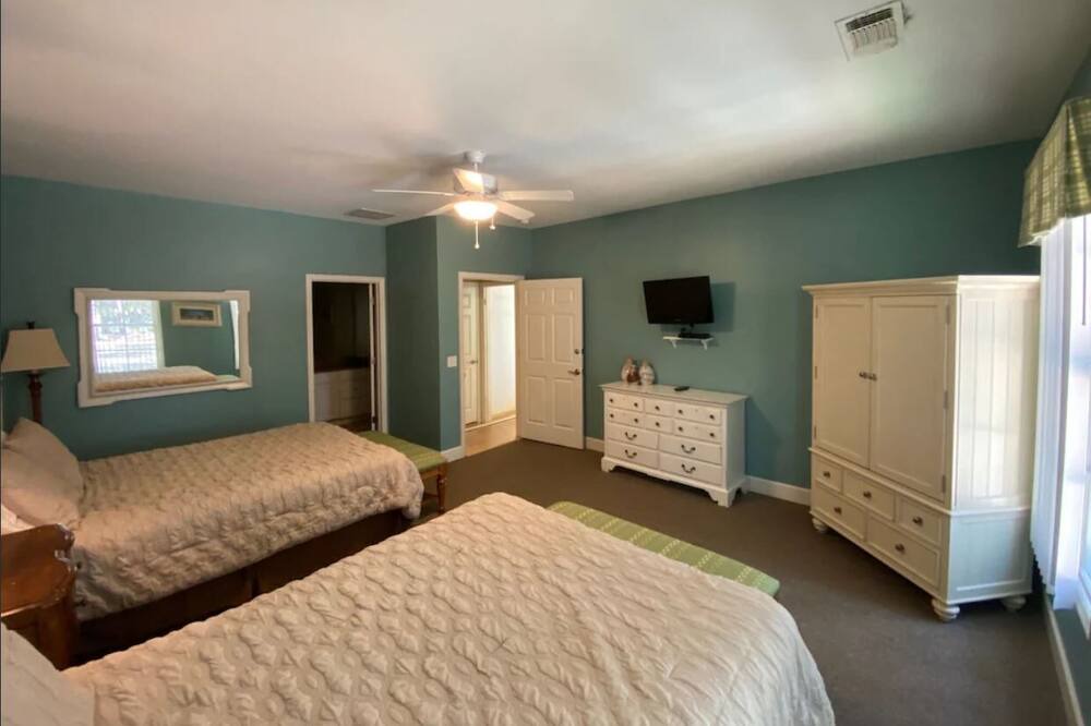 Photo of Bedroom in Melrose on the Beach
