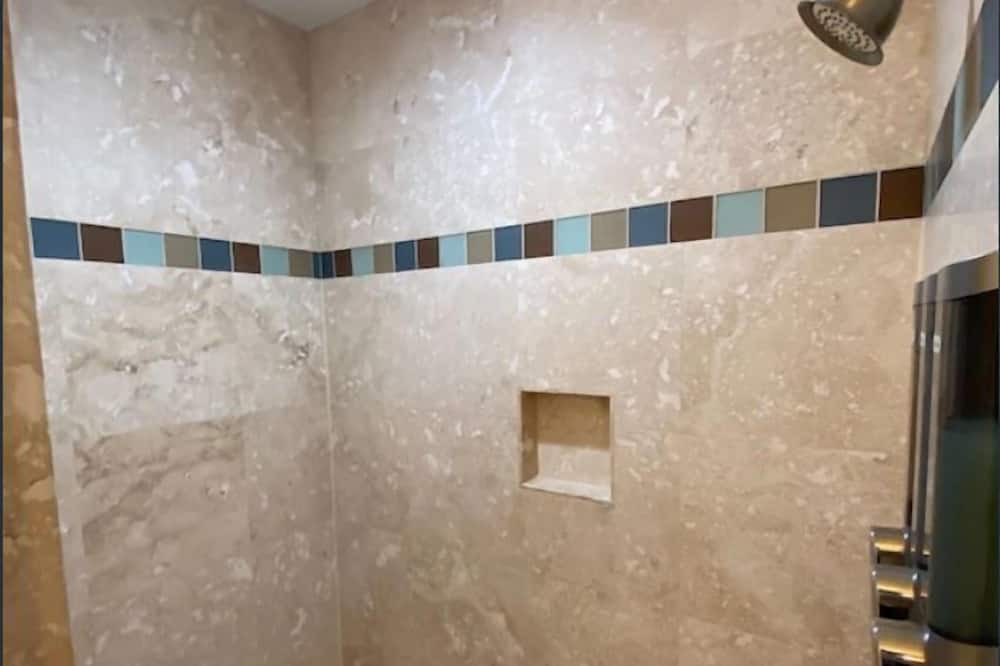 Photo of Bathroom in Melrose on the Beach