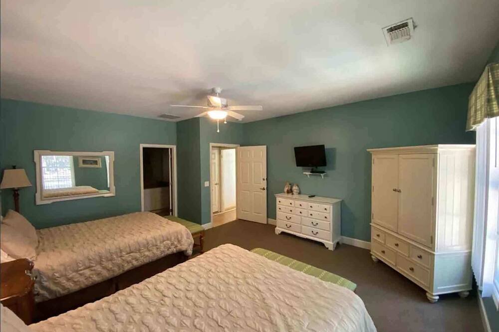 Photo of Bedroom in Melrose on the Beach