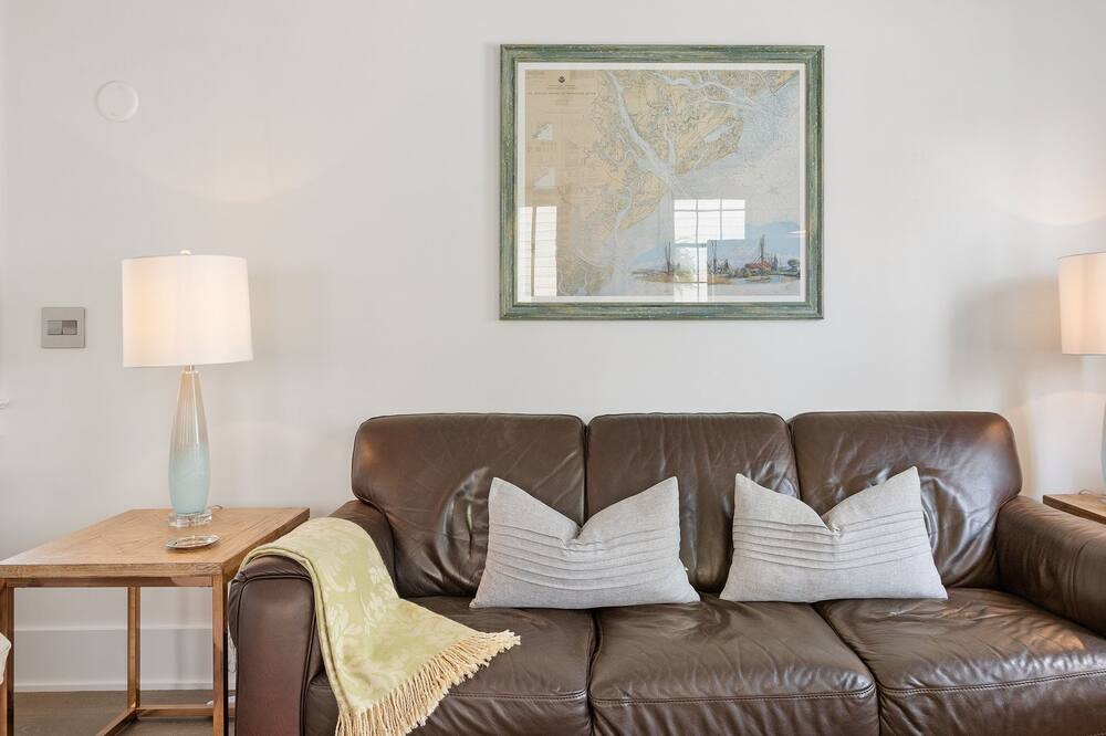 Photo of Livingroom in Westside
