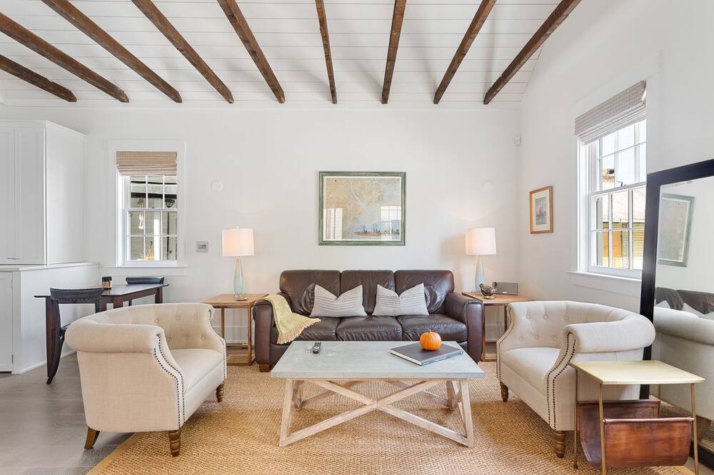 Photo of Livingroom in Westside