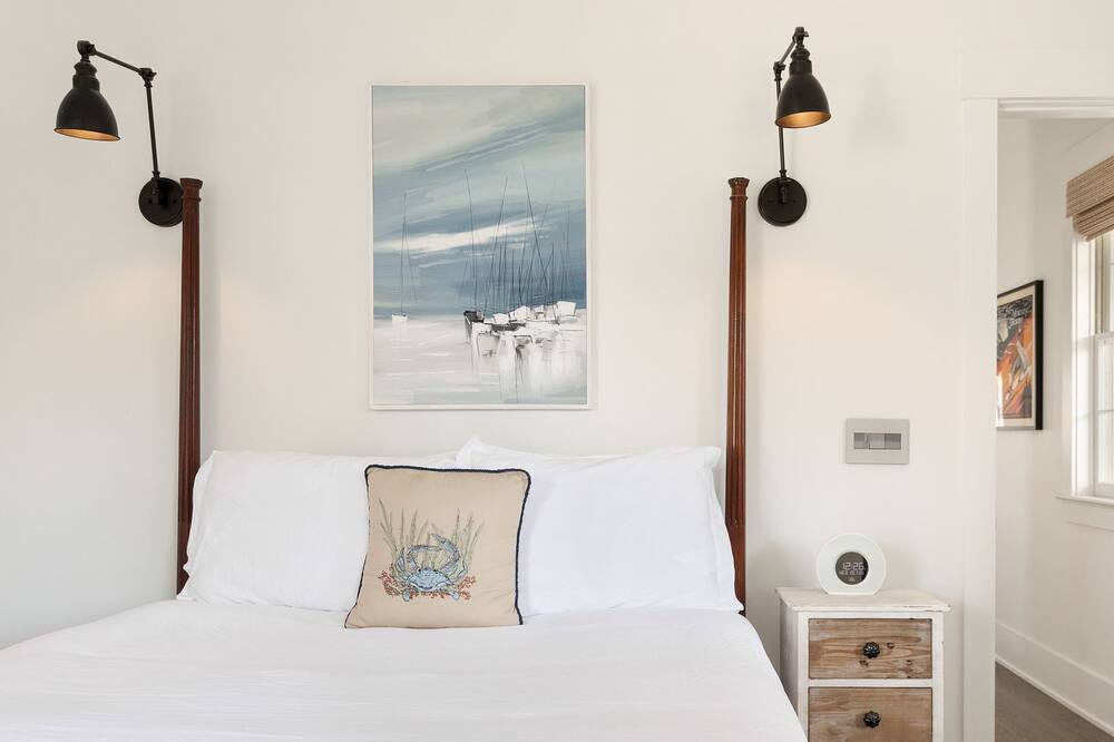 Photo of Bedroom in Westside