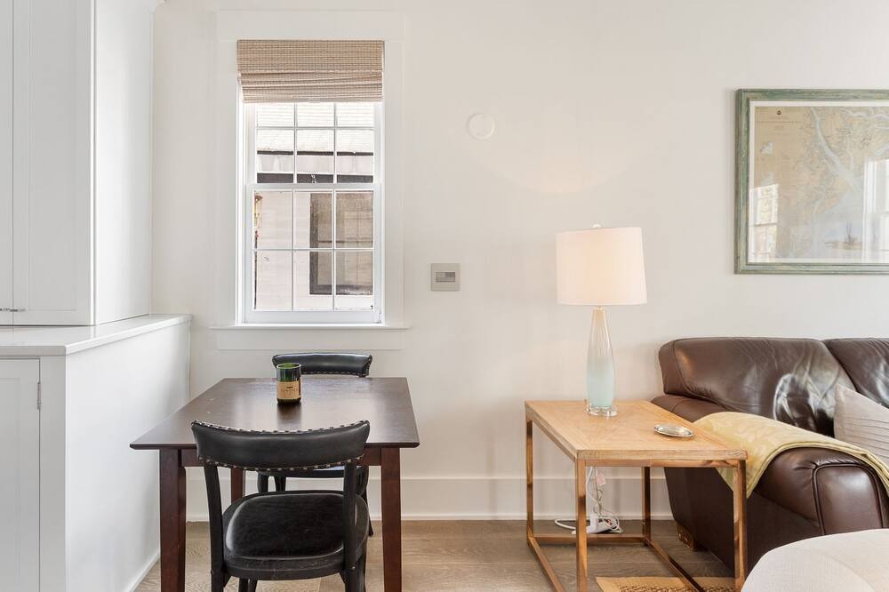 Photo of Livingroom in Westside
