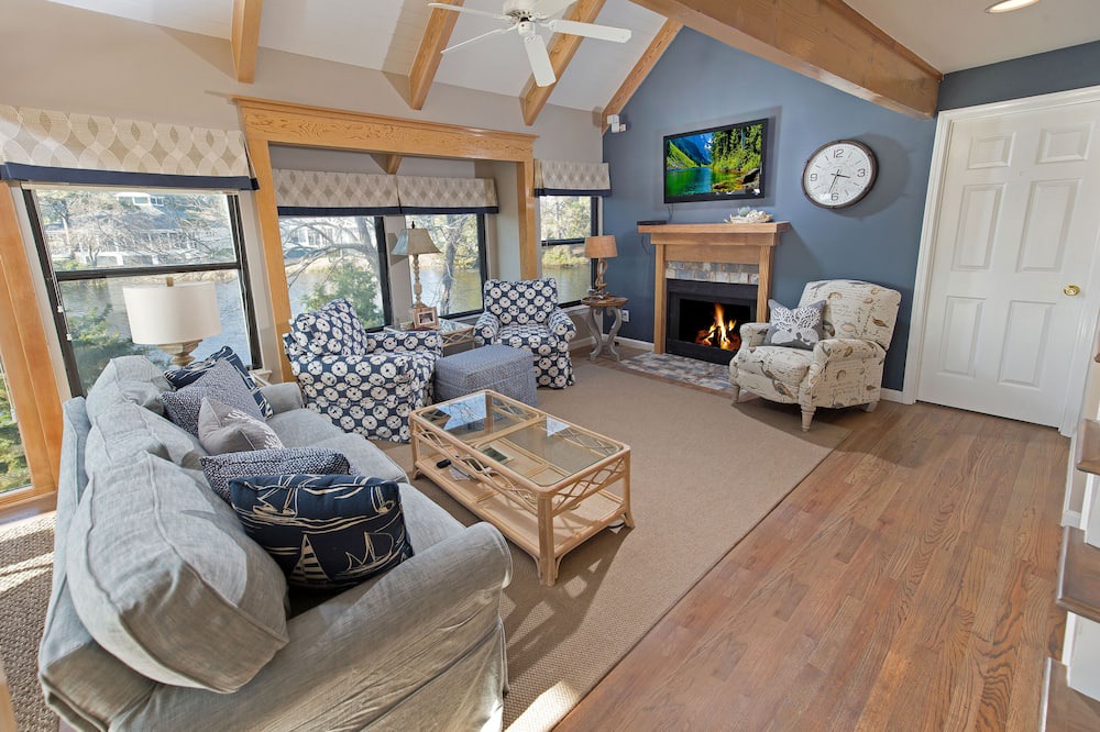 Photo of Livingroom in Litchfield by the Sea