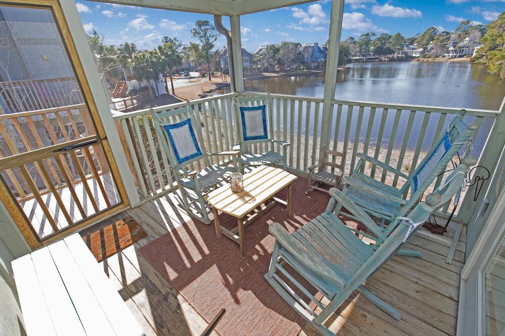 Photo of Patio Balcony in Litchfield by the Sea