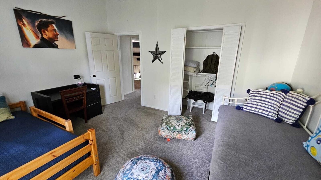Photo of Livingroom in Hanahan