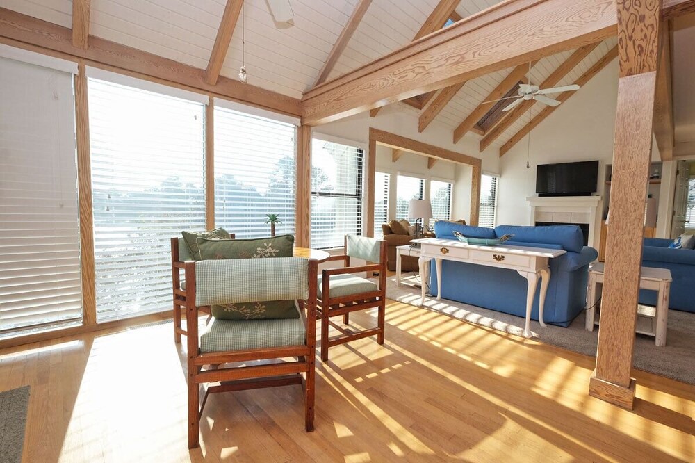 Photo of Livingroom in Litchfield by the Sea