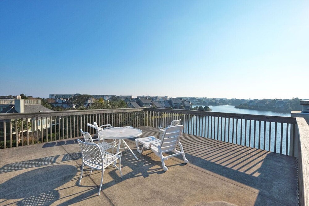 Photo of Patio Balcony in Litchfield by the Sea