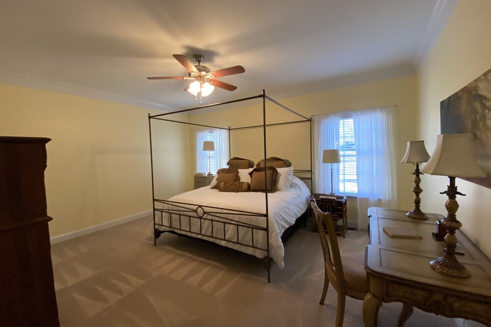 Photo of Bedroom in Troutman