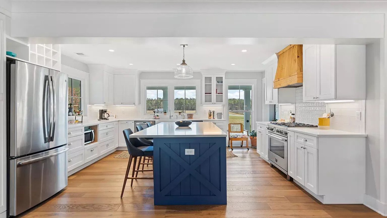 Photo of Kitchen in Debordieu Colony