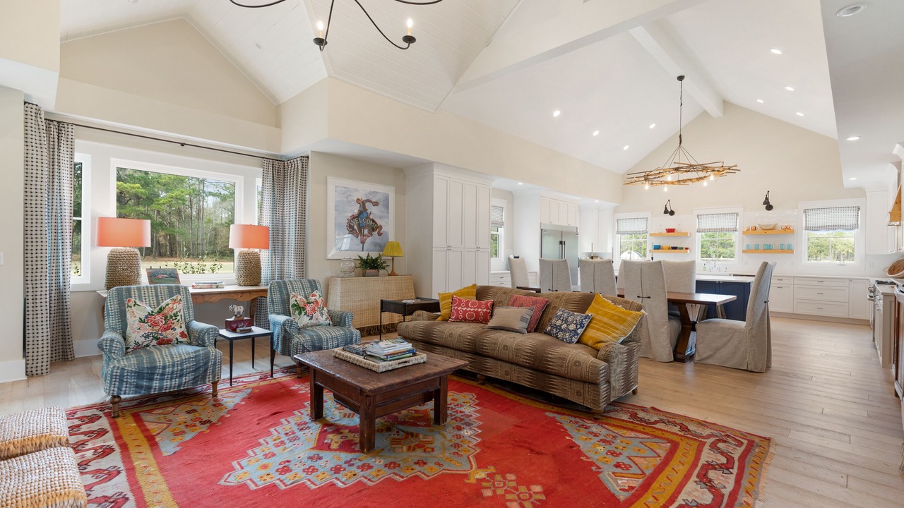 Photo of Livingroom in Debordieu Colony