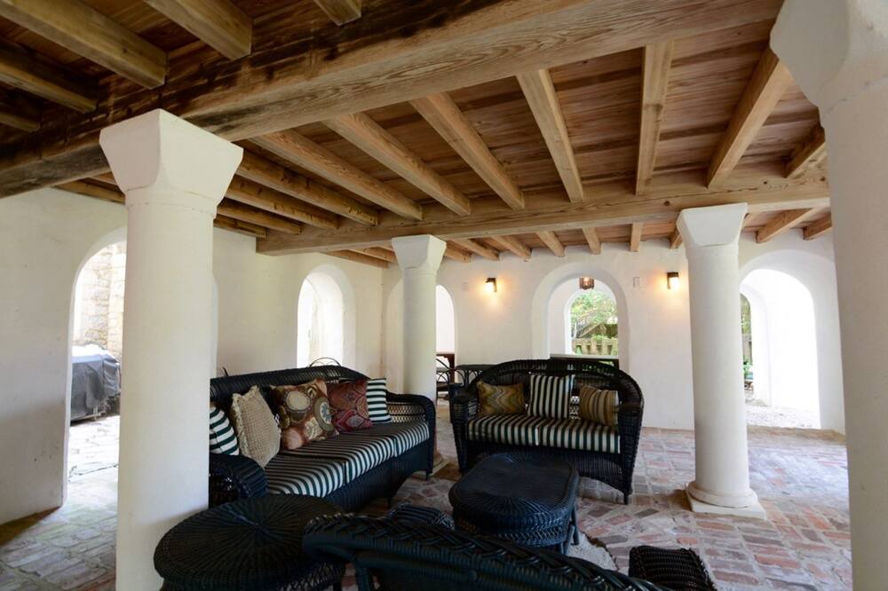 Photo of Livingroom in Sullivan's Island